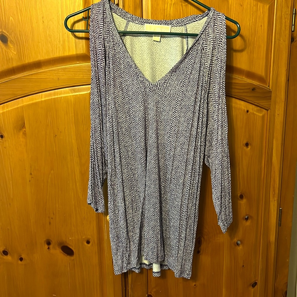 Michael Kors medium open shoulder 3/4 sleeve purple/white top